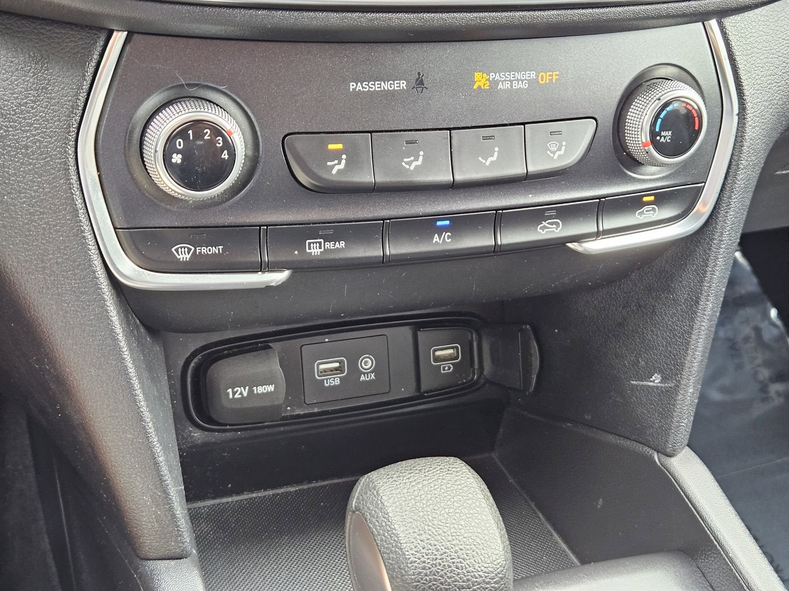 2019 Hyundai Santa Fe SE - Photo 21