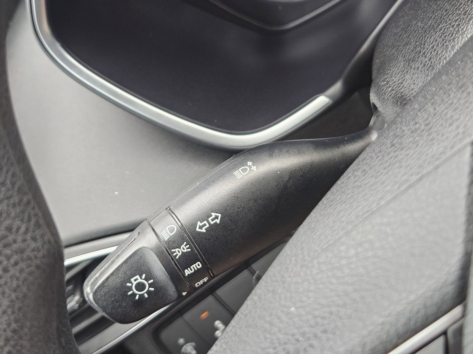 2019 Hyundai Santa Fe SE - Photo 25