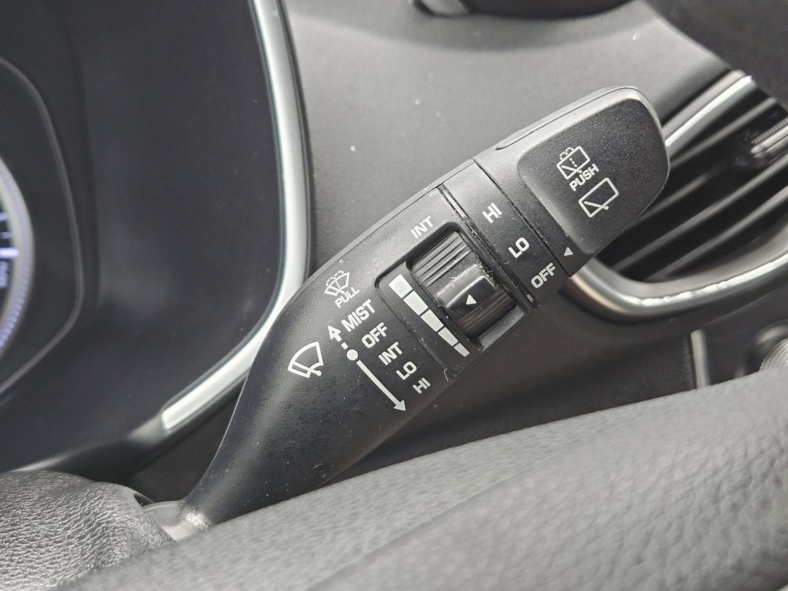 2019 Hyundai Santa Fe SE - Photo 26
