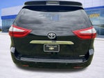 2017 Toyota Sienna XLE Auto Access Seat