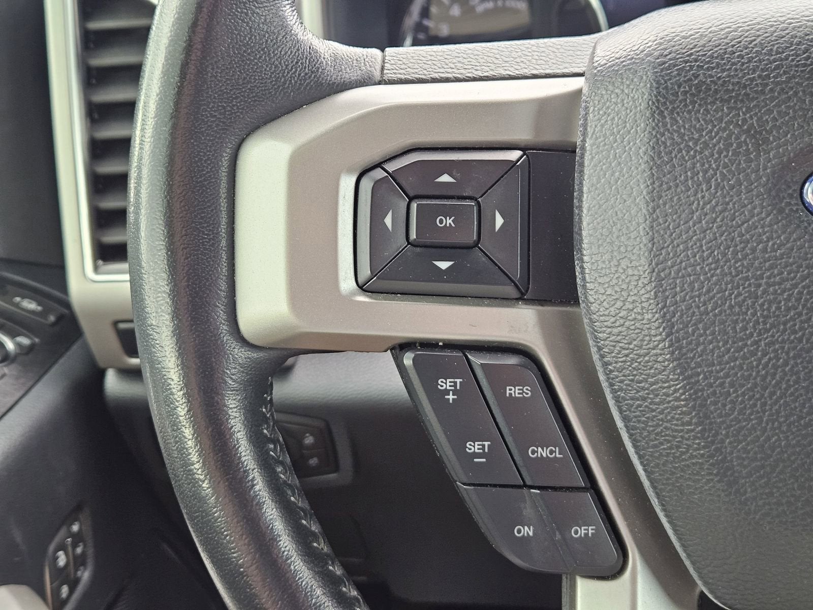 2022 Ford F-350 LARIAT