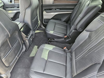 2026 Cadillac VISTIQ Luxury