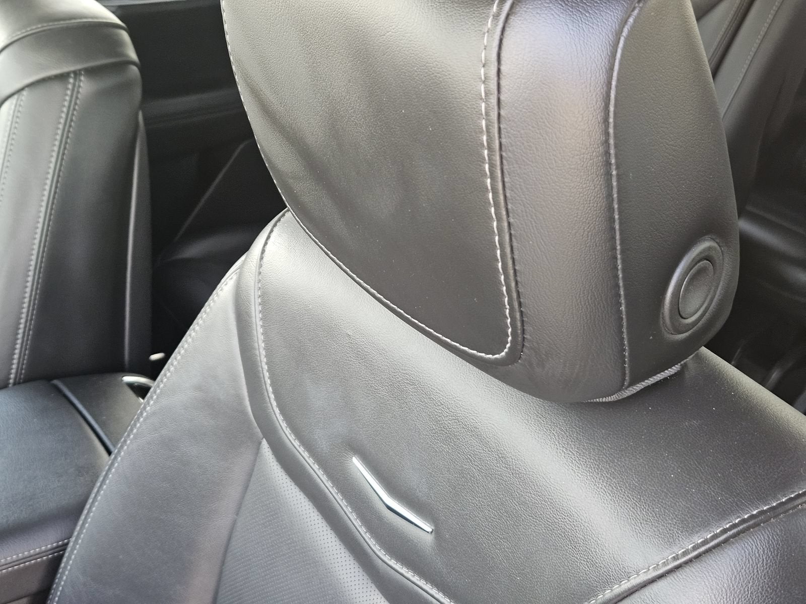2025 Cadillac XT6 Premium Luxury - Photo 18