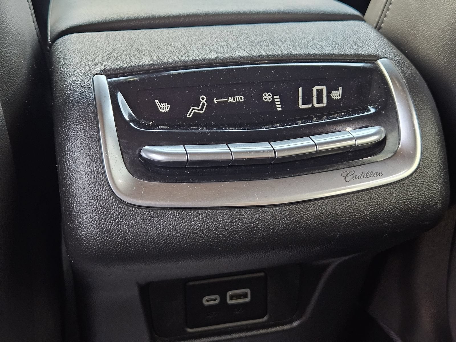 2025 Cadillac XT6 Premium Luxury - Photo 36