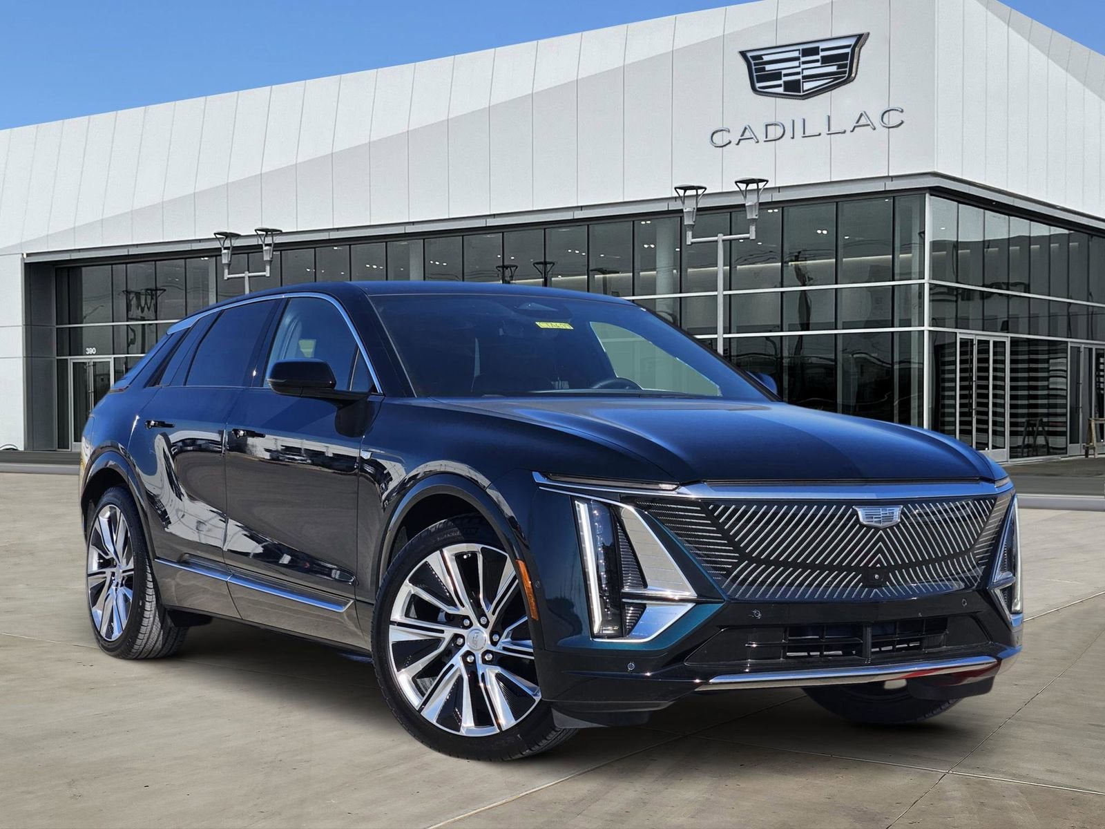 2024 Cadillac LYRIQ Luxury 3