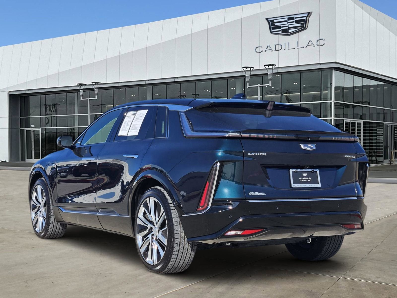 2024 Cadillac LYRIQ Luxury 3