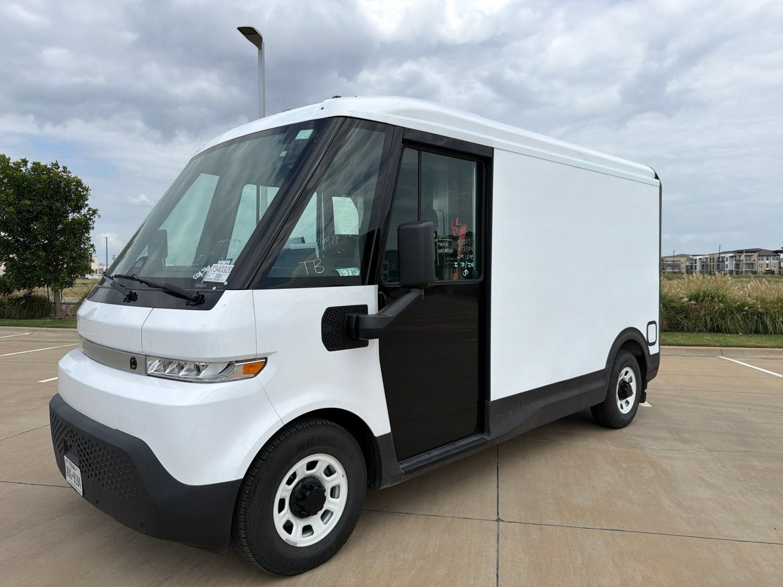 2024 BrightDrop Zevo 400 EJY