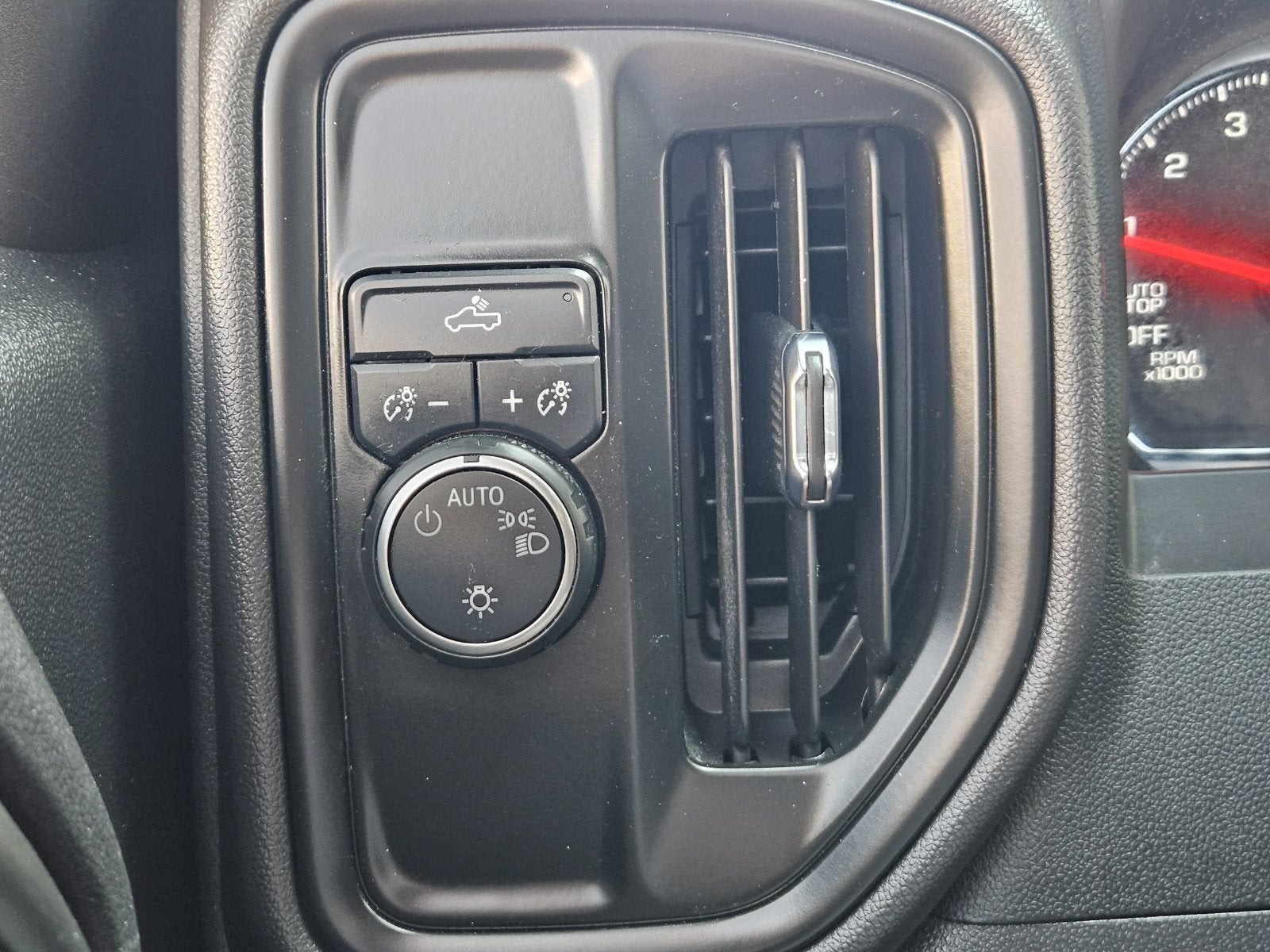 2023 Chevrolet Silverado 1500 Custom - Photo 24