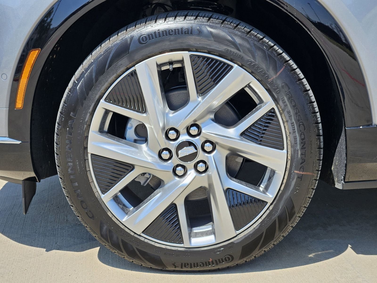 2025 Cadillac OPTIQ Luxury 1