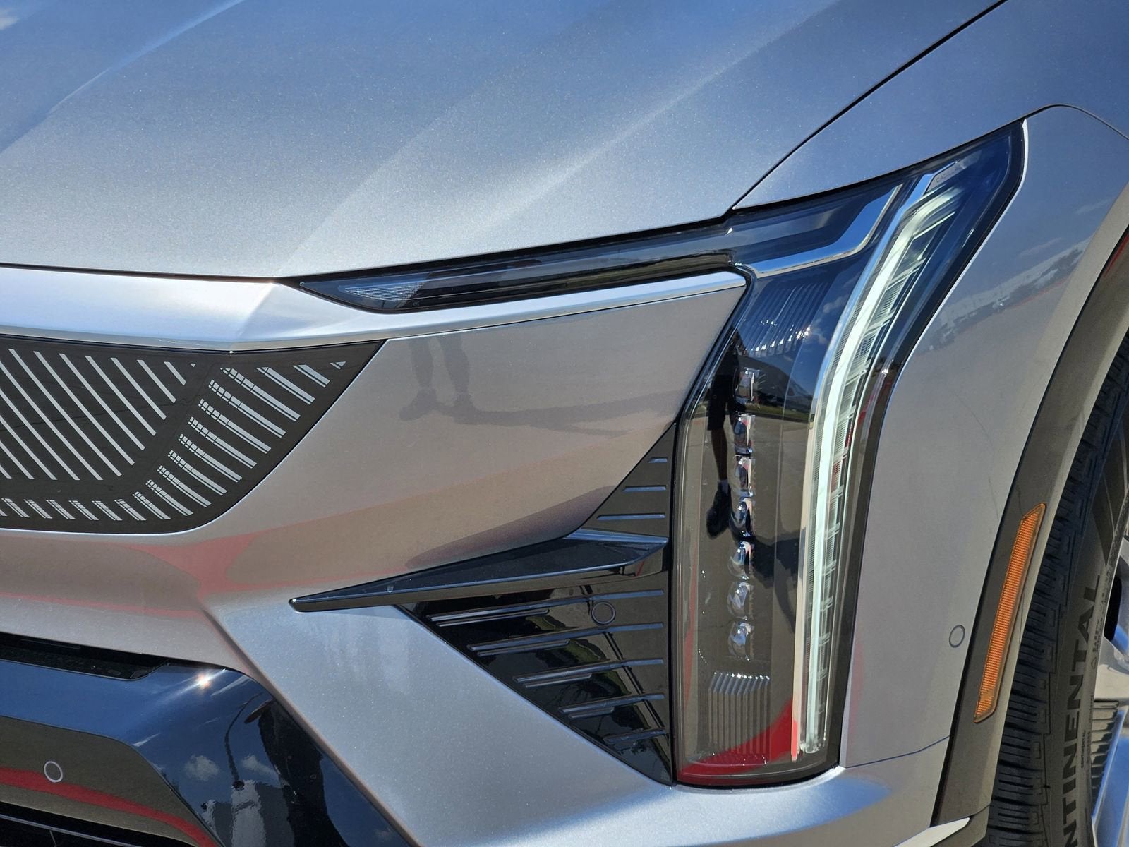 2025 Cadillac OPTIQ Luxury 1