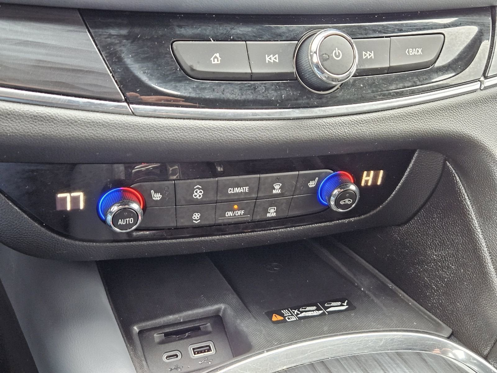 2023 Buick Enclave Essence