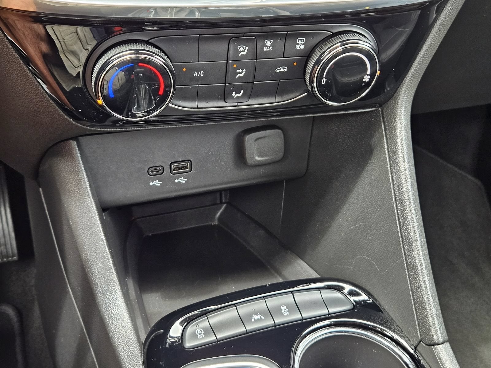 2024 Buick Encore GX Sport Touring - Photo 21
