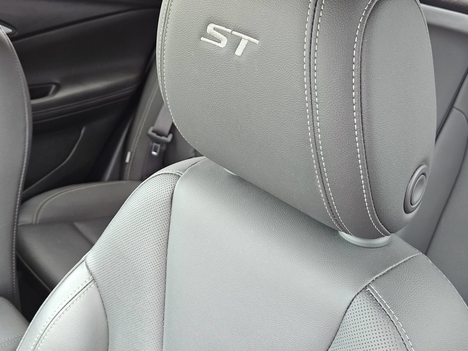 2024 Buick Encore GX Sport Touring - Photo 29