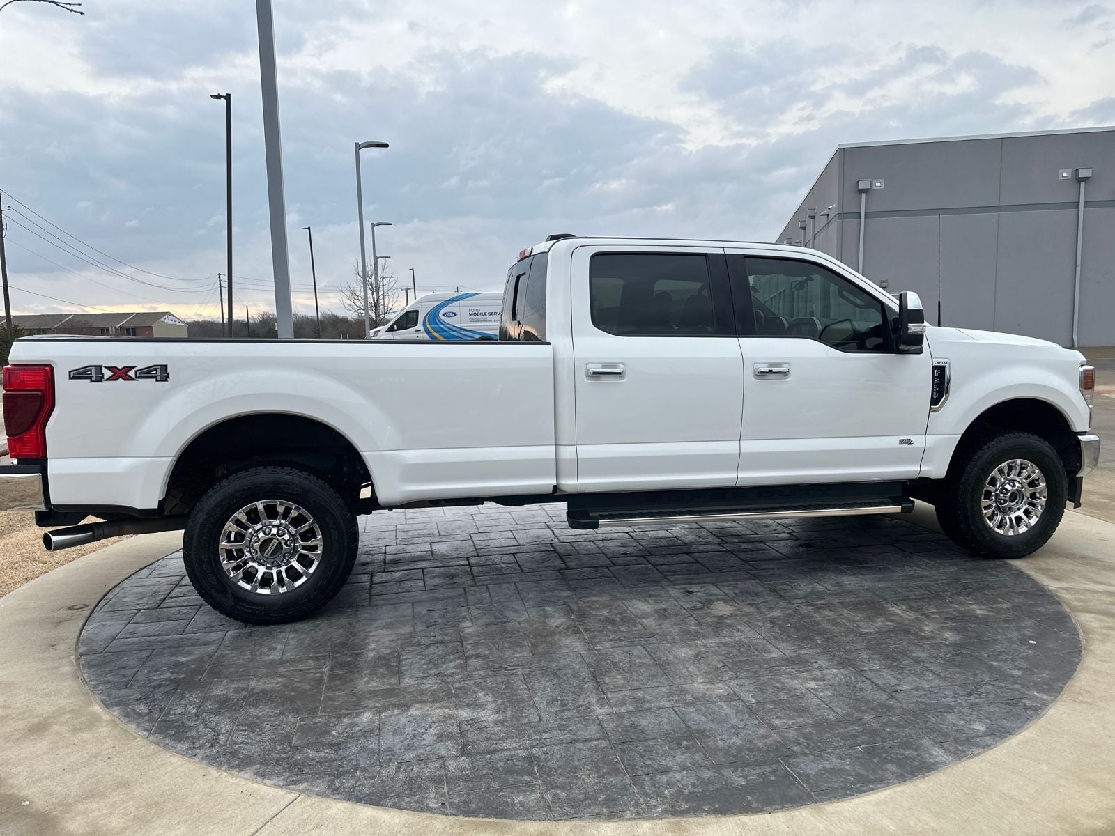 2022 Ford F-350SD Lariat