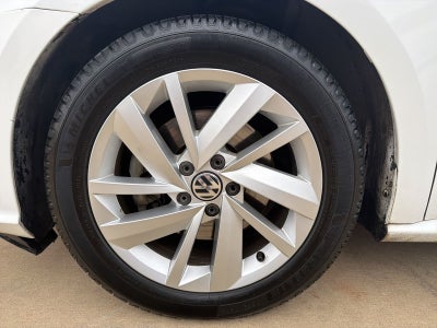2018 Volkswagen Passat 2.0T SE