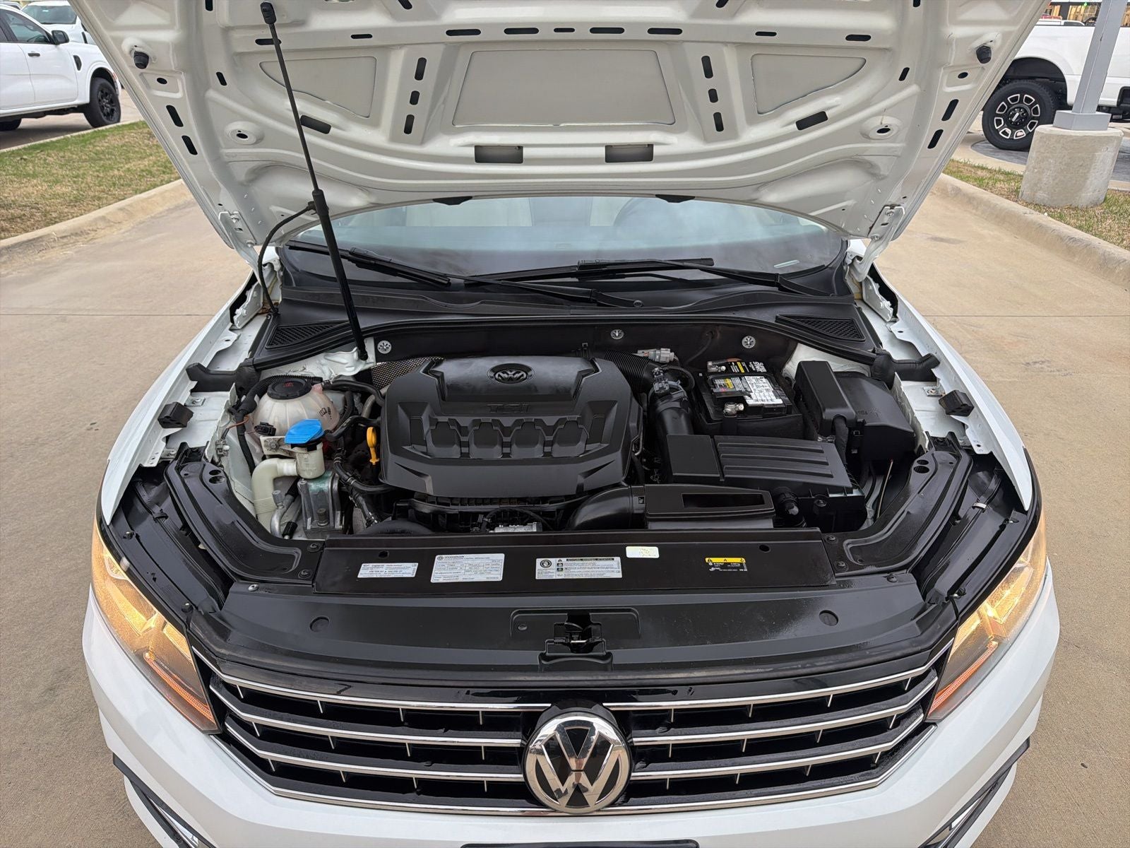 2018 Volkswagen Passat 2.0T SE