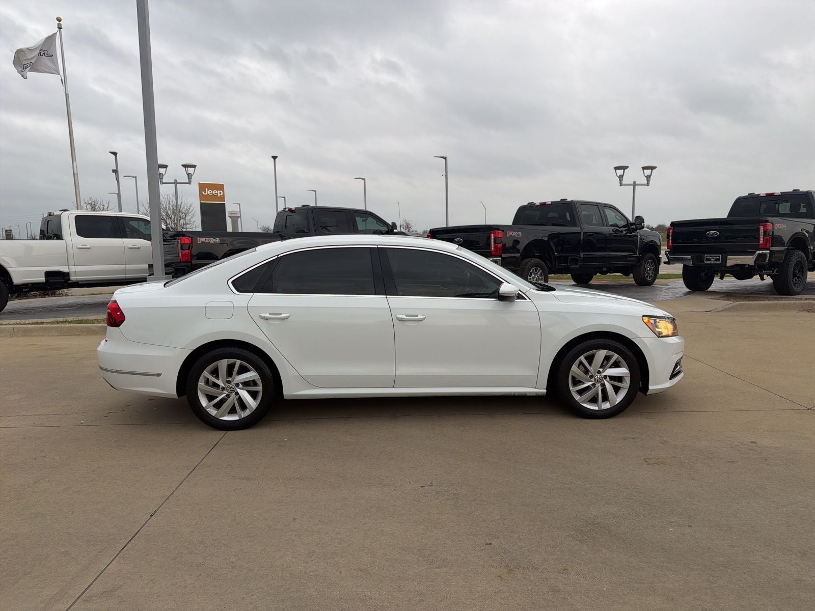 2018 Volkswagen Passat 2.0T SE