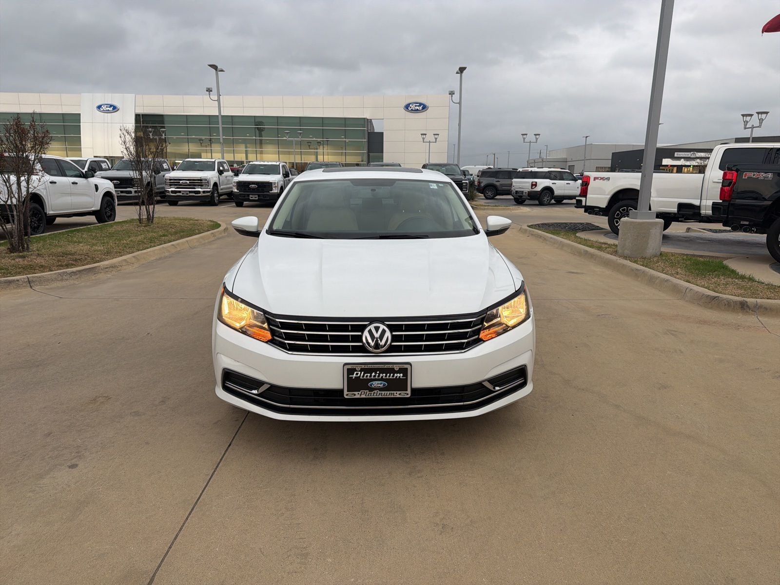 2018 Volkswagen Passat 2.0T SE