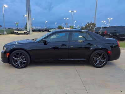 2023 Chrysler 300 Touring