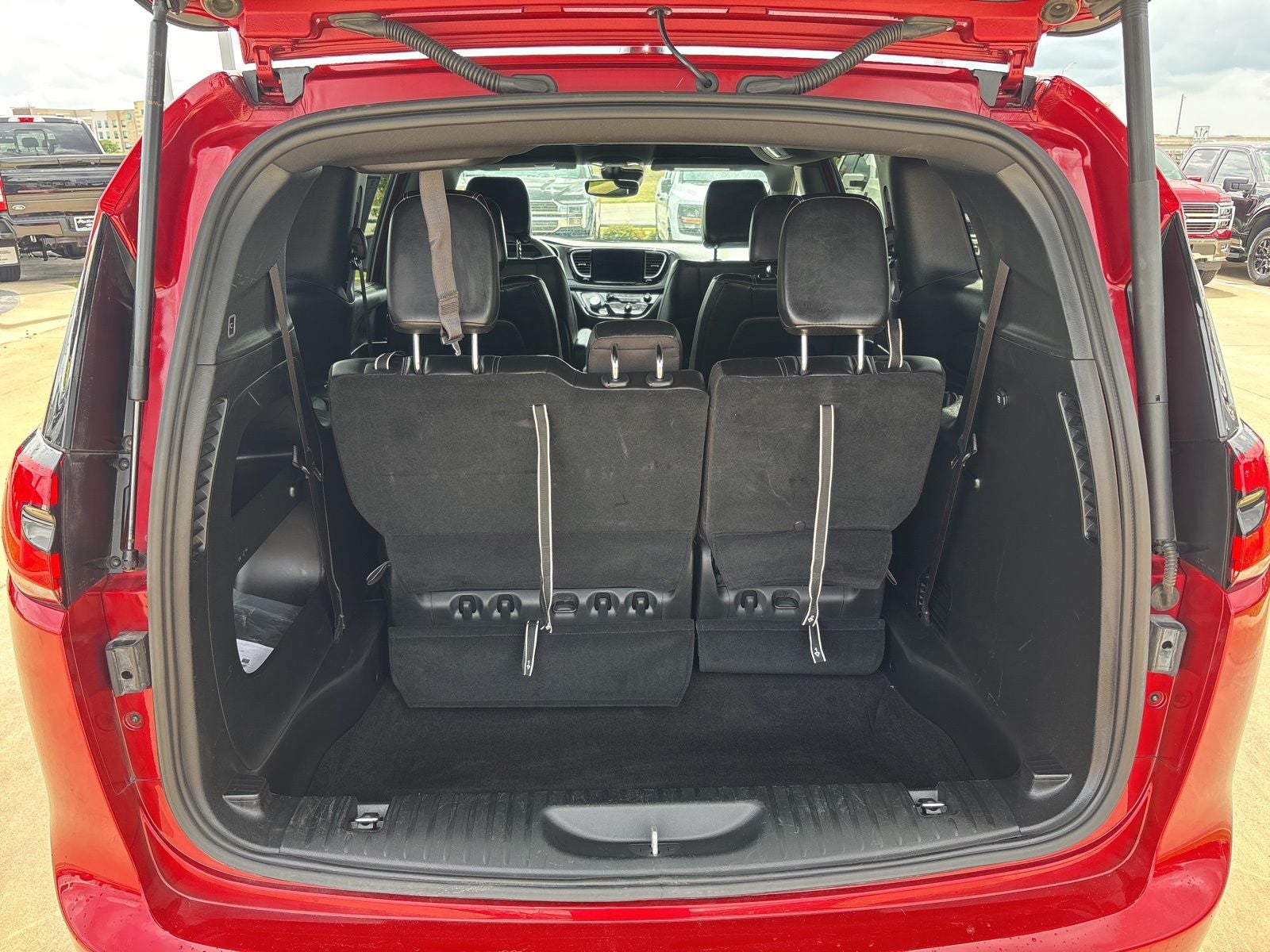 2025 Chrysler Pacifica Select