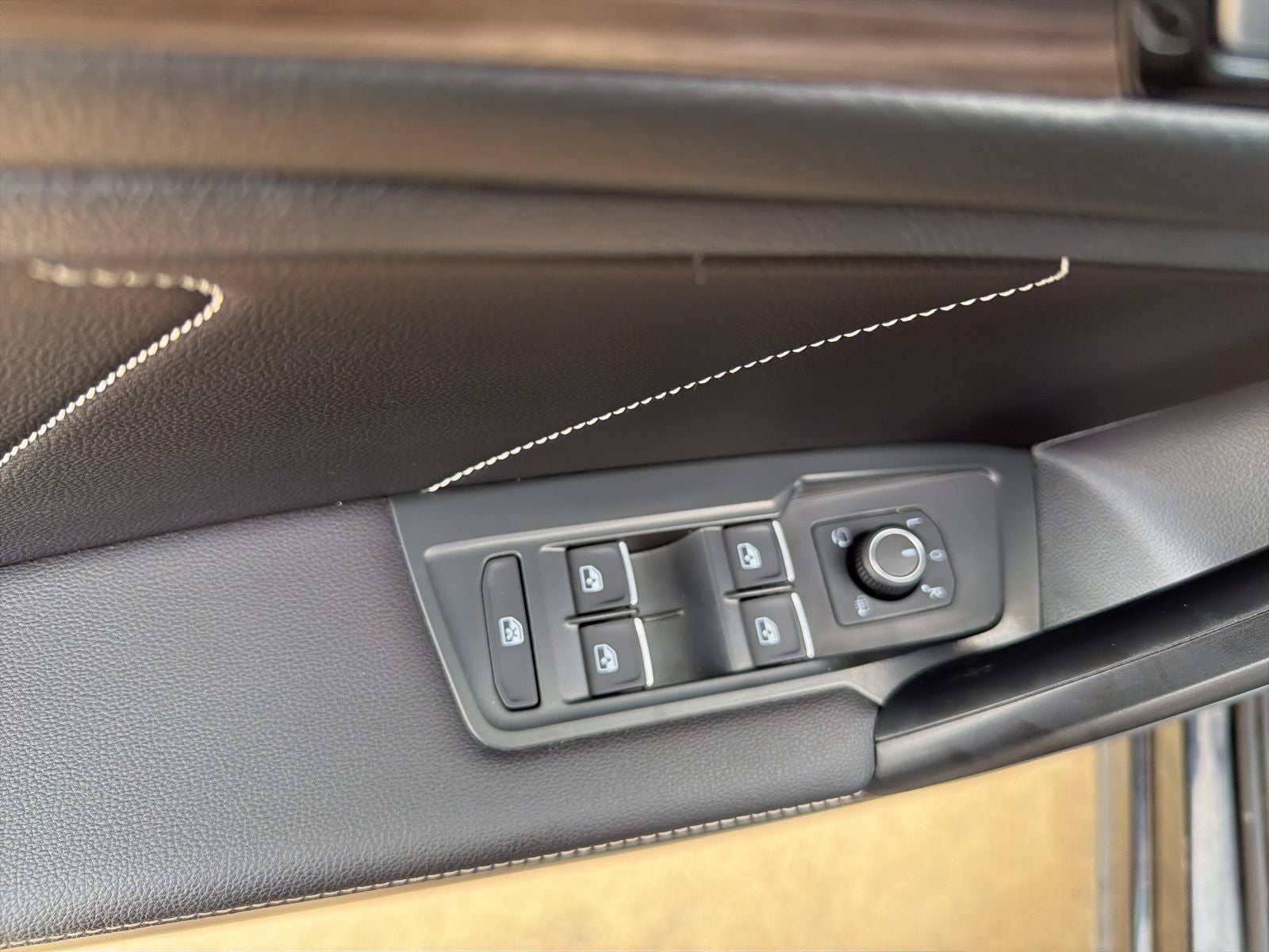 2022 Volkswagen Tiguan 2.0T SEL R-Line