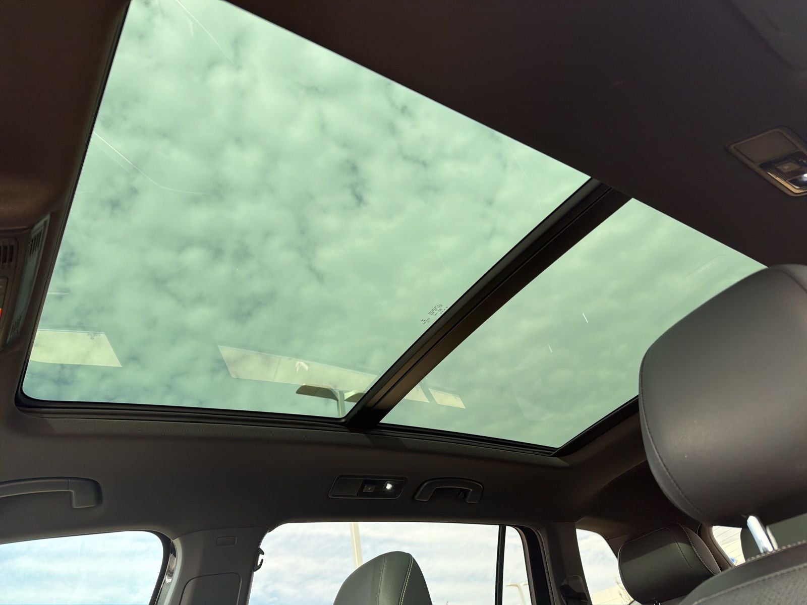 2022 Volkswagen Tiguan 2.0T SEL R-Line