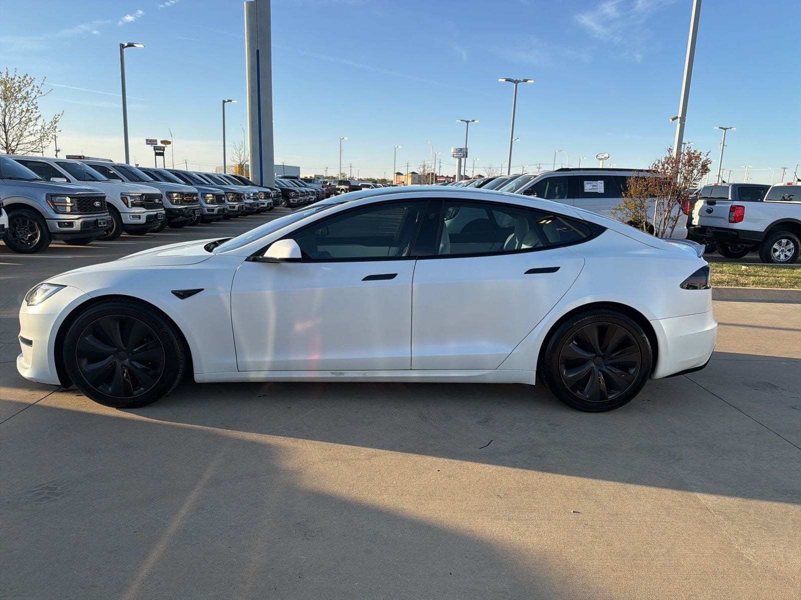 2023 Tesla Model S Base