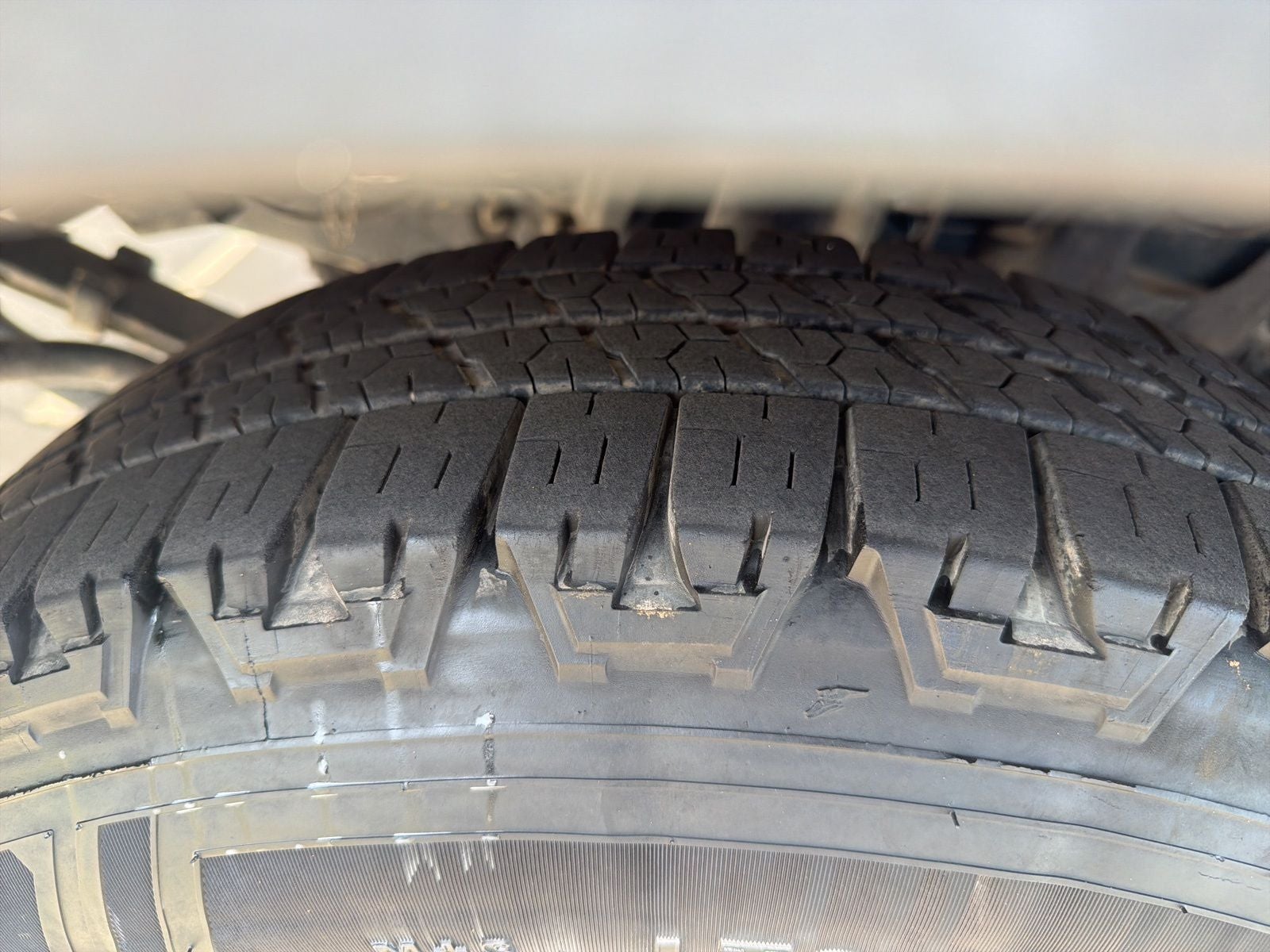 2015 Isuzu NPR Flat Lift