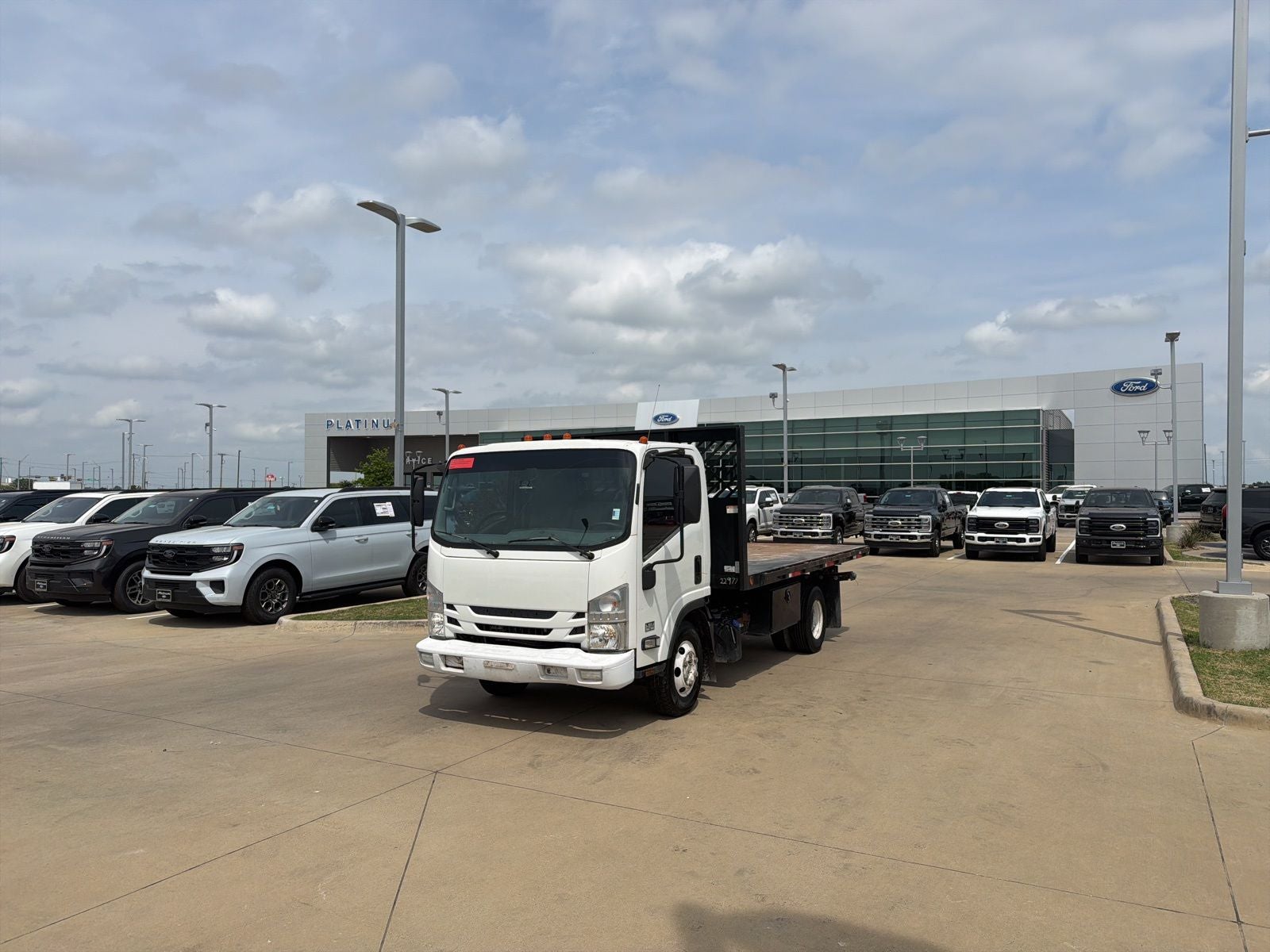 2015 Isuzu NPR Flat Lift
