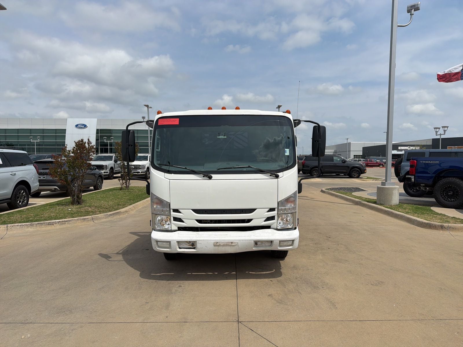 2015 Isuzu NPR Flat Lift