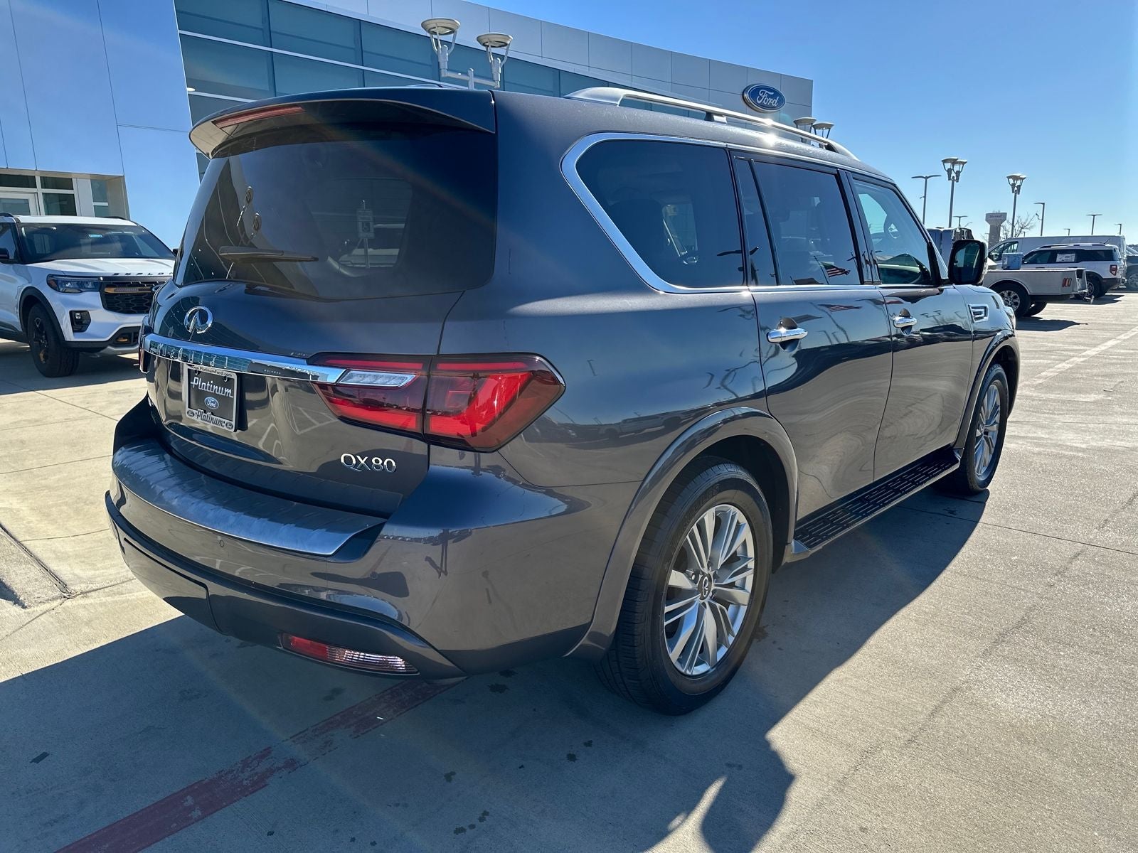 2024 INFINITI QX80 LUXE
