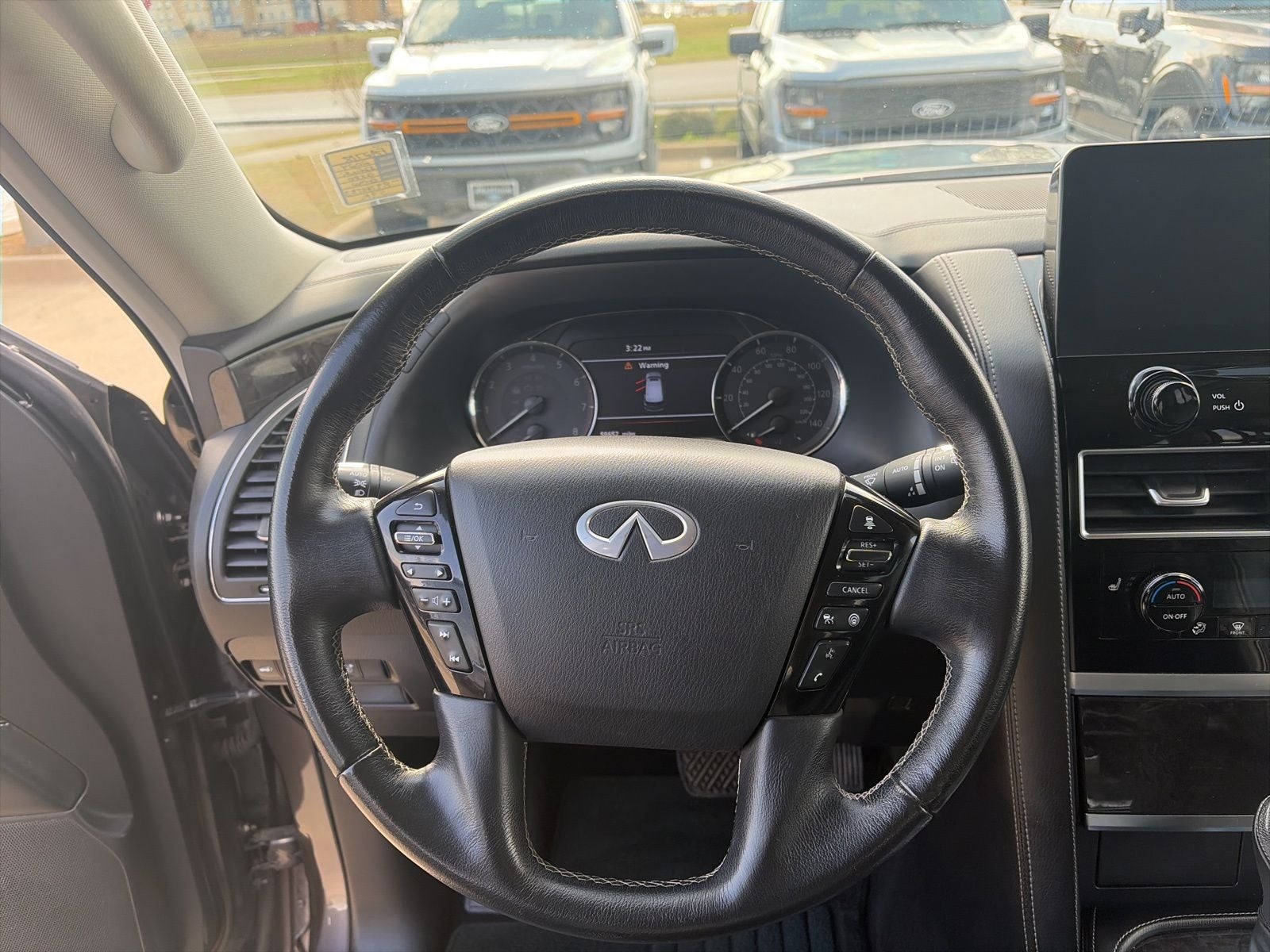 2024 INFINITI QX80 LUXE