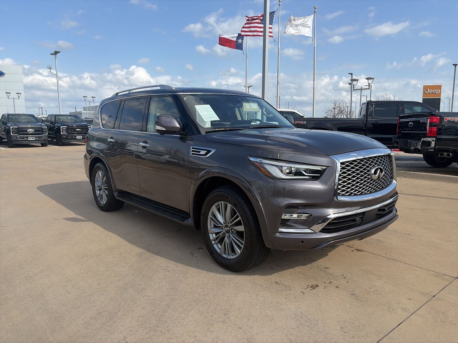 2024 INFINITI QX80 LUXE